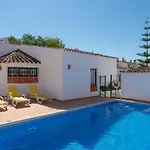 Oura Family House בית נופש אלבופיירה