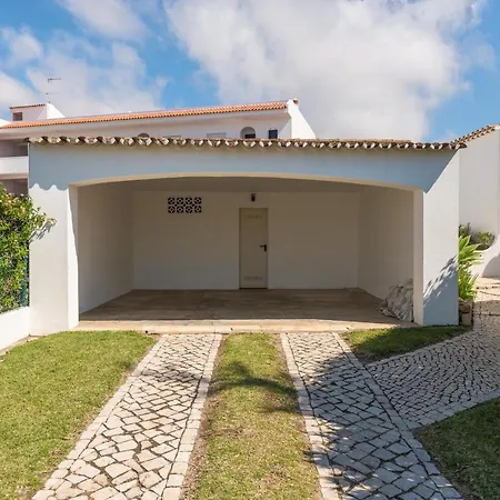 Casa de Férias Oura Family House *