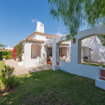 Oura Family House Σπίτι διακοπών Αλμπουφέιρα