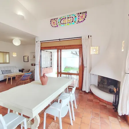 Oura Family House Semesterbostad