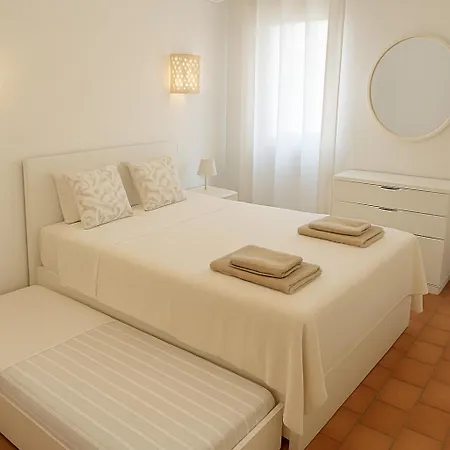 Oura Family House