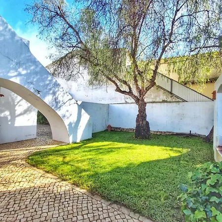 Oura Family House Σπίτι διακοπών Αλμπουφέιρα