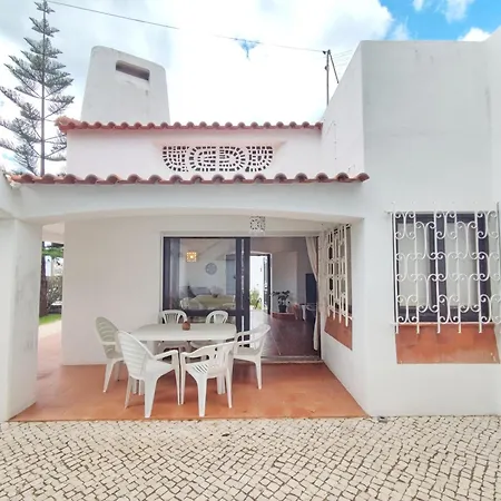 Oura Family House 度假居